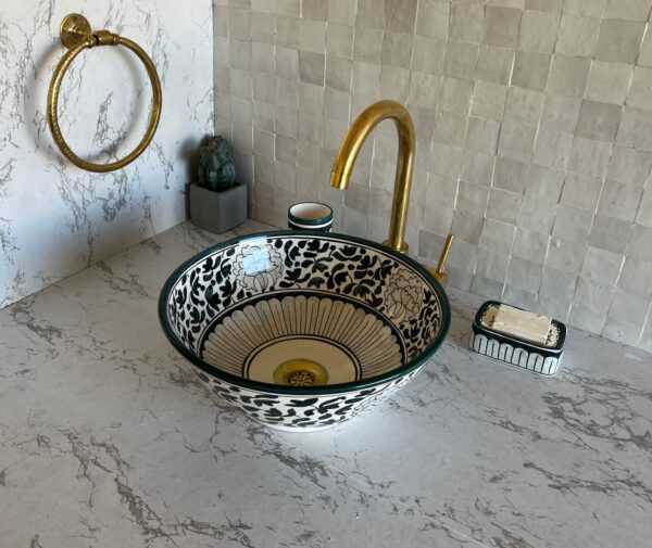 Lavabo artisanal en céramique fait main – Pièce unique pour salle de bain haut de gamme (39 cm x H 13,5 cm, 5,8 kg) – Image 3